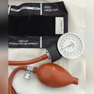 Manual Blood Pressure Monitor with Gauge (Child Size)